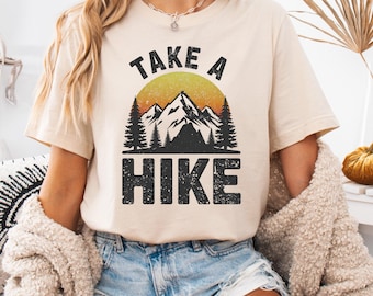 Wandern T-Shirt: Adventure Outdoors Graphic Tee - Geschenk für Naturliebhaber