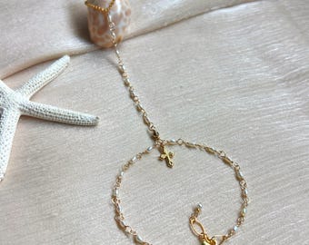 White rice pearl and tiny cross charm dangle hand chain (14K gold filled / Freshwater pearl)