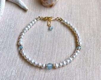Blue topaz and white pearl beaded bracelet (14K gold filled)