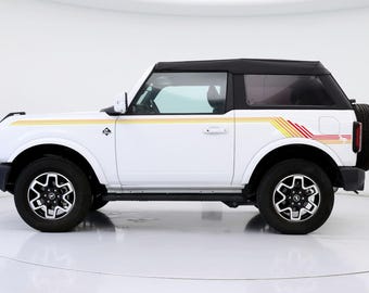 Sticker autocollant Bronco rayures colorées. Vinyle brillant de qualité supérieure, 3 m. Bandes latérales de course rouges, orange et jaunes. Rayures rétro Ivan Stewart. #6973