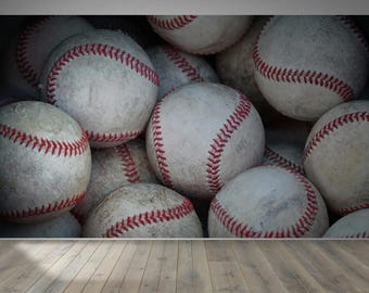Mural de papel tapiz con pelotas de béisbol en el banquillo. Ideal para salas de juegos infantiles, salas de deportes y para aficionados al béisbol. #7087