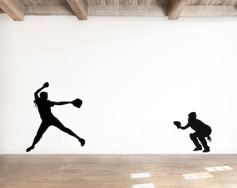 Adhesivo decorativo para pared de lanzador y receptor de softbol. Decoración con temática deportiva. Deportes femeninos. Decoración artística de la sala de juegos. Decoración temática de béisbol. #6758