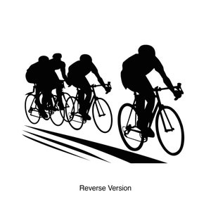 Puede incluir: Silueta de tres ciclistas montando bicicletas en una carretera. Los ciclistas est&aacute;n en l&iacute;nea, con el ciclista de atr&aacute;s liderando el camino. Los ciclistas llevan todos cascos y tienen una mirada decidida en sus rostros.