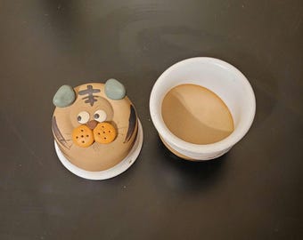 Vintage studio pottery ceramic hand painted tiger design cups