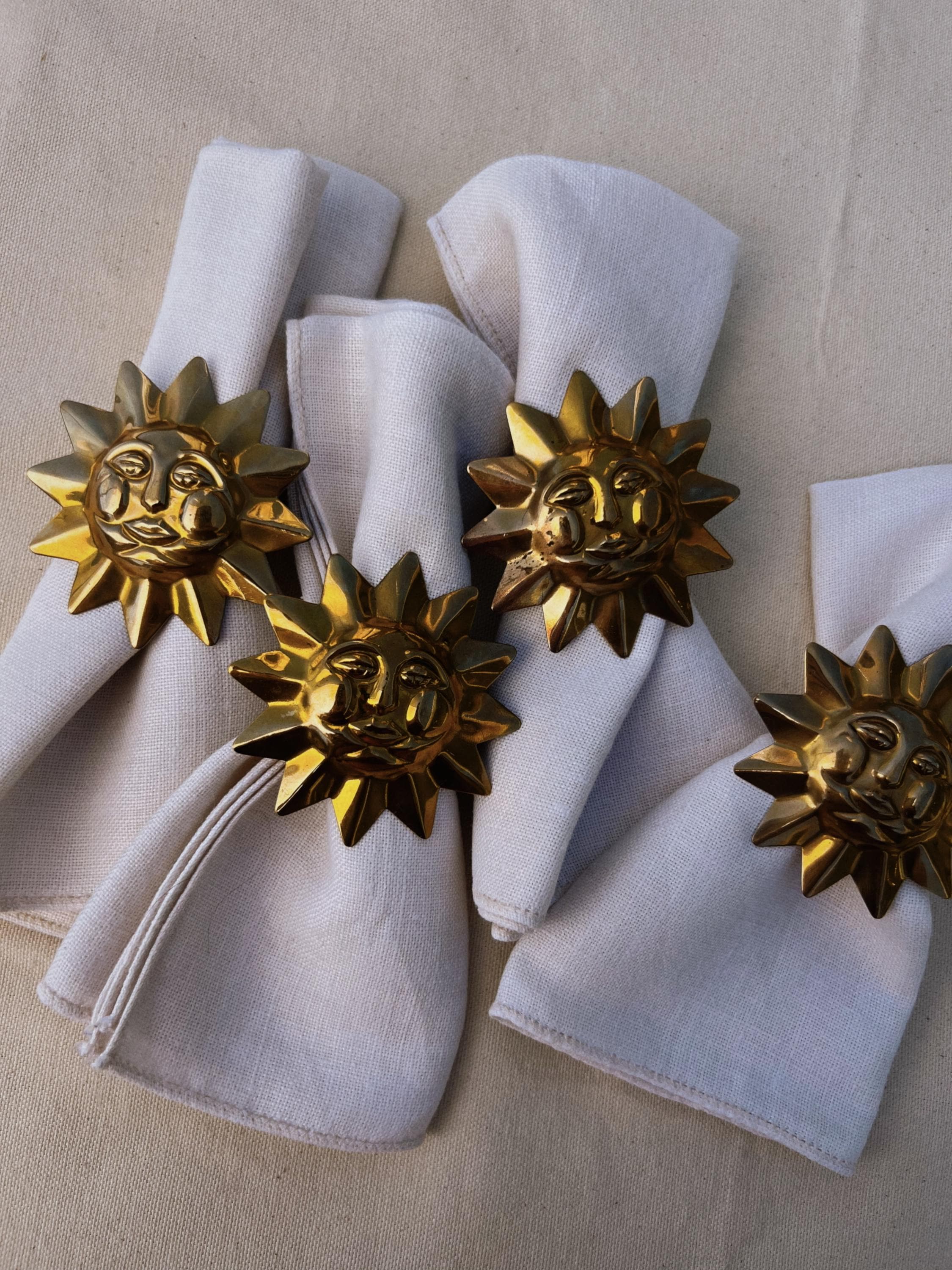 Vintage Brass Sun Face Napkin Rings - Set of 4 | Celestial Table Decor, Boho Brass Napkin Holders, 70s Inspired Sunburst Design