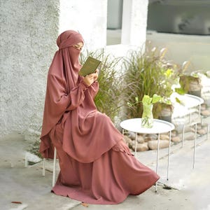 Modern Abaya Ruffle Layer Maxi Dress and French Khimar Basic Stylish Islamic Modest Outfit Trendy Muslim Women Eid Ramadan Caftan Dailywear