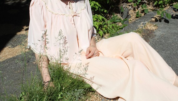Vintage 1930s Peach Rayon Hight Waisted Lounge Pan