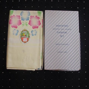 Vintage Imported Cotton And Rayon Hand Painted Damask Table Cloth & 4 Napkins Set In Original Box Made In Japan  24 - 206