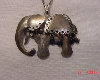 Vintage Silver Tone Metal Elephant Brooch Or Pendant Necklace  18 - 1096