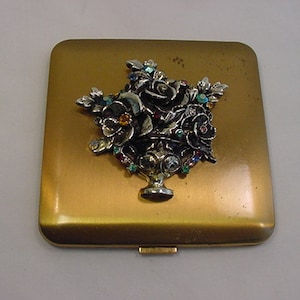 Vintage Dorset- Rex Fifth Avenue Flower Theme Compact With Rhinestone Accents  19 - 743