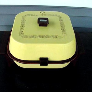 Vintage Pre-Owned -Tested & Working -Sunbeam -Harvest Gold - 12&quot; Square - Electric Fry Pan/Roaster With Brown Glazed Ceramic Insert 25 - 580