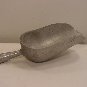 Vintage Sunbeam & Blue Diamond Cast Aluminum Large Coffee Scoop  23 - 45