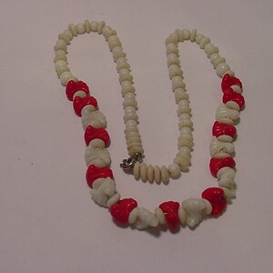 Vintage Red And White Glass Bead Necklace 11 1666 image 1