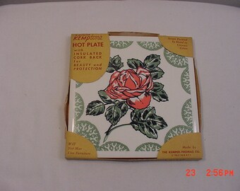 Vintage Genuine Kemptone Hot Plate With A Pink Rose In Original Packaging  18 - 1076