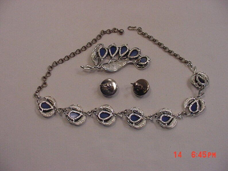 Vintage Adjustable Necklace Brooch /& Screw On Earring Set 17-328
