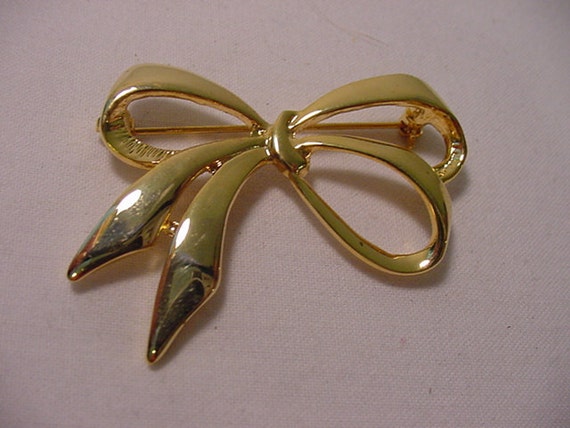 Vintage Gold Tone Metal Bow  Brooch 11 - 919 - image 4