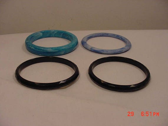 4 Vintage Plastic Bangle Bracelets  14 - 1417 - image 2