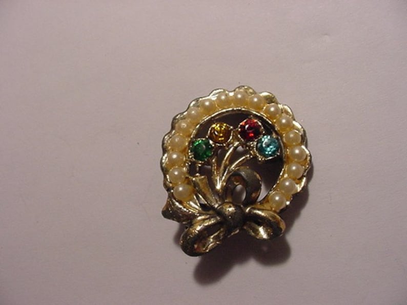 Vintage Rhinestone & Faux Pearl Brooch Cute X 42 image 1