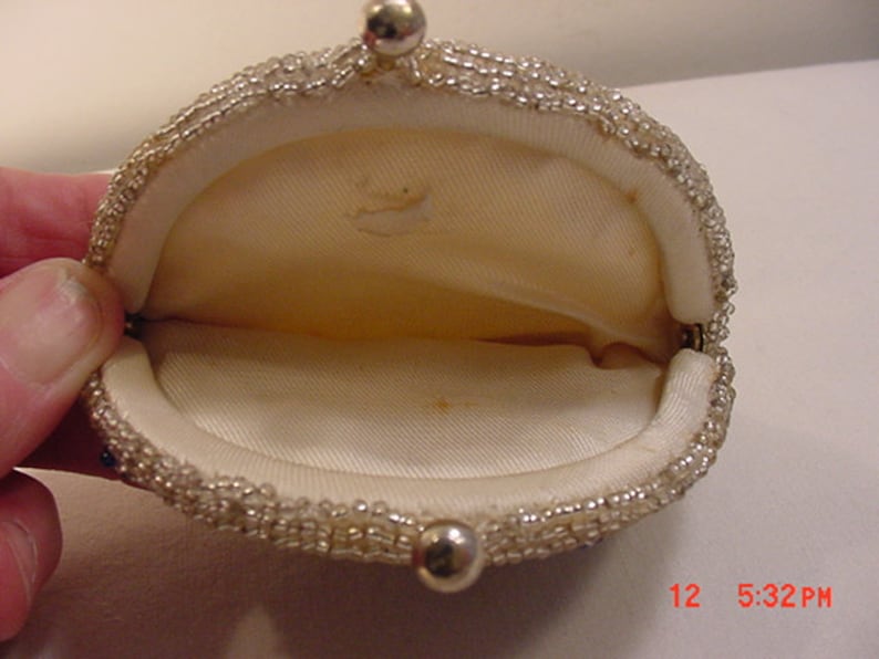 Vintage Glass Beads Change Purse With Flowers 16-804