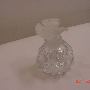 Frasco de perfume de cristal vintage com pomba/pássaro na parte superior 17 - 853