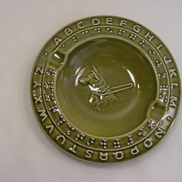 Vintage Ceramic Braille Alphabet Dish With Seeing Eye Dog In Center  19 - 937