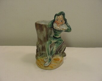Vintage Pixie Sitting On A Hollow Tree Stump Planter  22 - 261