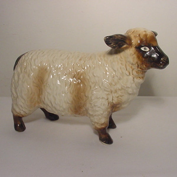 Vintage 1985 Lefton Exclusives Porcelain Sheep Figurine  24 - 68