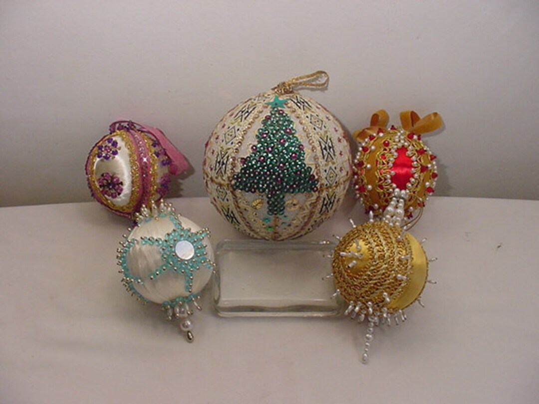 5 Vintage Hand Made Push Pin Christmas Ornaments 23 269 Etsy