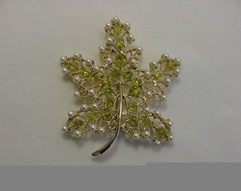 Broche Vintage Feuille Métal Argenté Avec Perle - Signée - Occasion