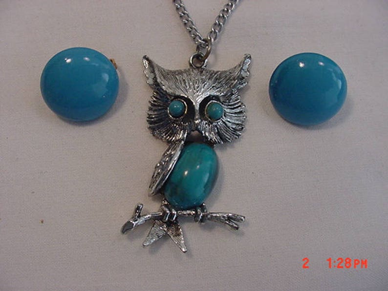 Vintage Faux Turquoise Owl Pendant Necklace 18 509 image 2