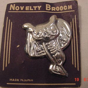 Vintage Western Sattel Silber Metall Neuheit Brosche - Pin Auf Original Verkaufskarte 18 - 345