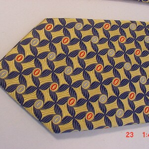 Vintage Jos. A. Bank Made In Italy Silk Neck Tie  18 - 1085