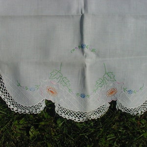 Vintage Finished Hand Embroidered Table Runner With Flowers  19 - 960