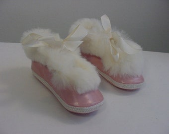 Vintage Mrs Day's Ideal Baby Shoes Pink With White Fur Lining And White Ribbon Ties   22 - 91