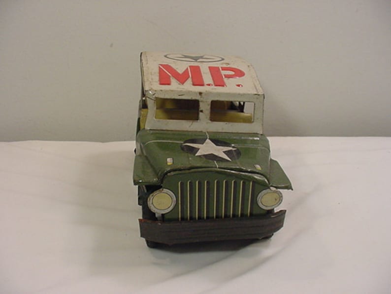 Made In Japan 19-705 Army Jeep Vintage 1950/'s Or 1960/'s Era Tin Toy M.P