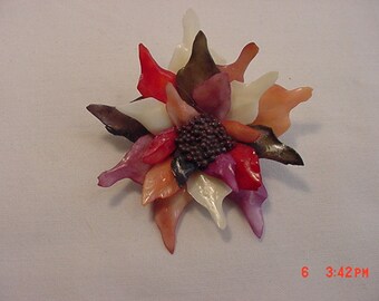 Vintage Plastic Flower Blossom Brooch 18 - 611