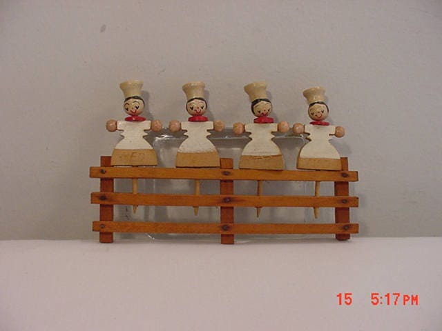 Vintage Chief Wood Steak Markers Set - Rare - Medium - Well Done - How Do You Want Your Steak ?   17 - 1027