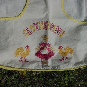 Porte-pinces à linge vintage brodé et fait main - Coqs 24 - 168