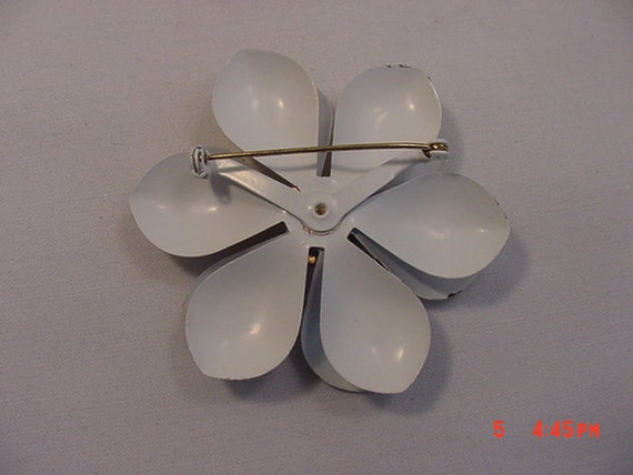 Vintage White With Gold Accents Enameled Flower B… - image 5
