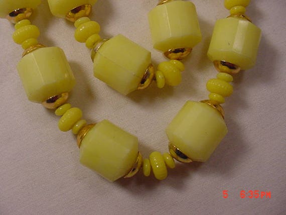 Vintage Yellow Plastic Beads Necklace  18 - 252 - image 4