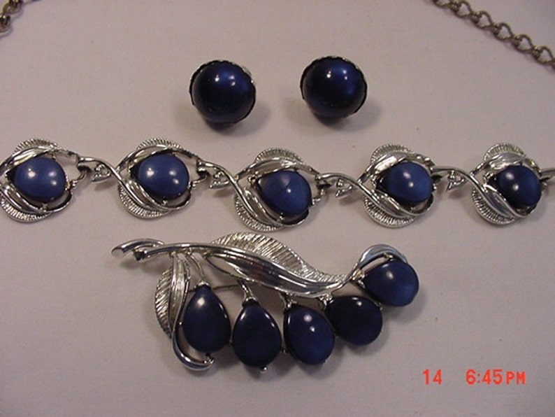 Vintage Adjustable Necklace Brooch /& Screw On Earring Set 17-328