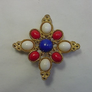 Vintage Sarah Coventry Brooch  22 - 36