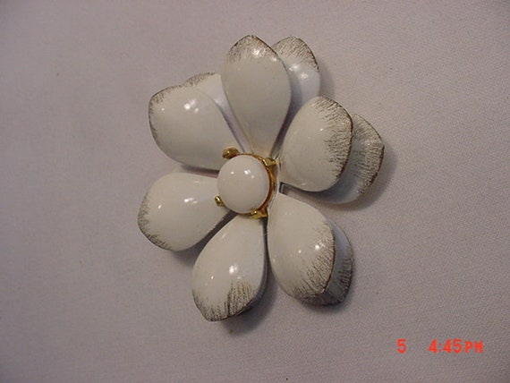 Vintage White With Gold Accents Enameled Flower B… - image 3