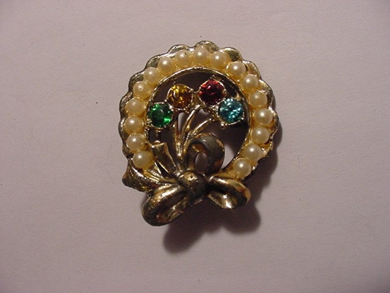 Vintage Rhinestone & Faux Pearl Brooch Cute X 42 image 2