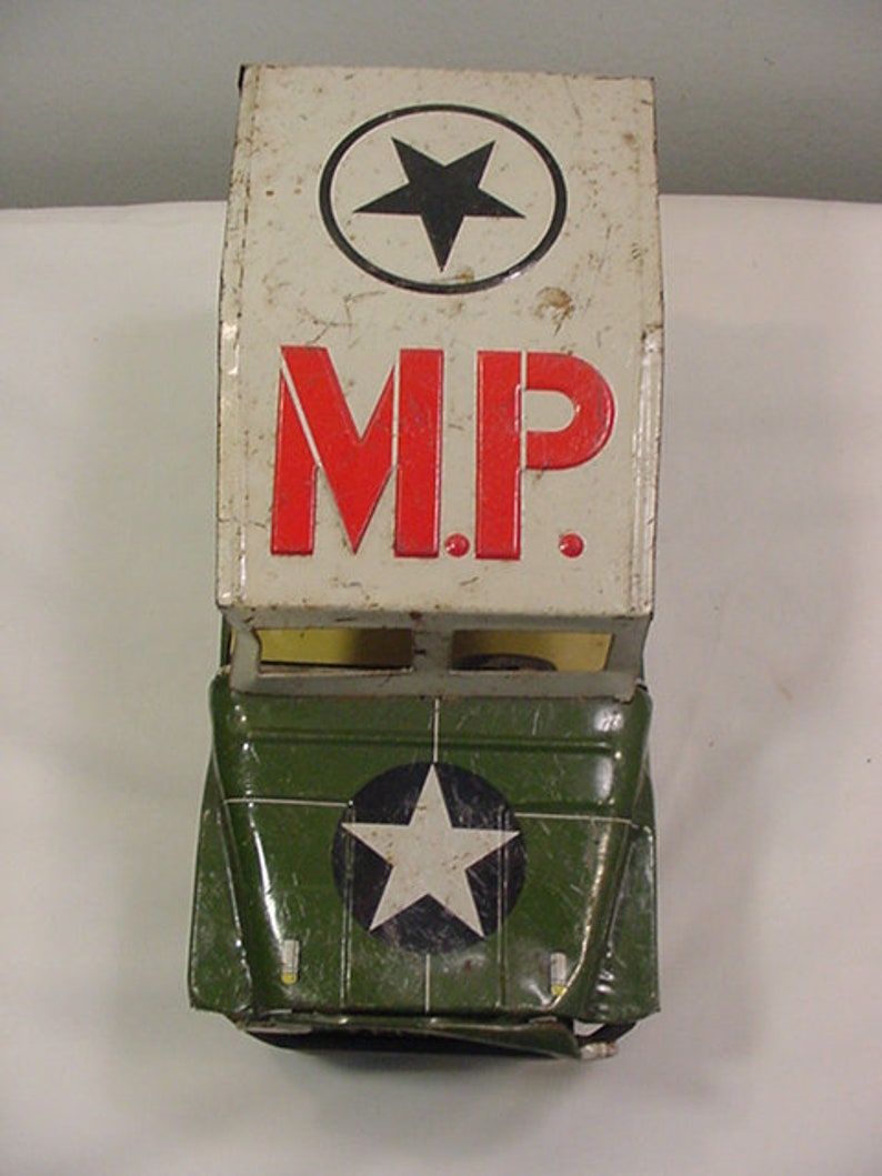 Made In Japan 19-705 Army Jeep Vintage 1950/'s Or 1960/'s Era Tin Toy M.P
