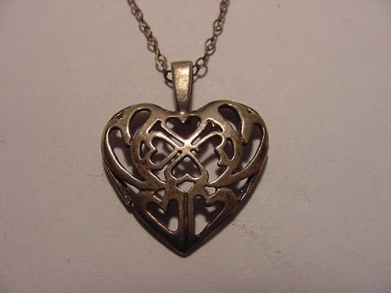 Vintage Sterling Silver Filigree Heart Pendant Necklace 11 Vintage Sterling Silver Filigree Heart Pendant Necklace 11