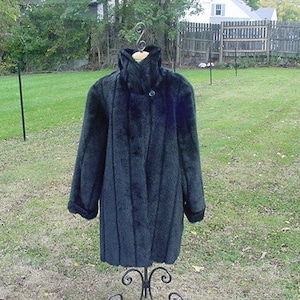 Vintage Dennis Basso Black Faux Fur Coat Size 1X    23 - 173