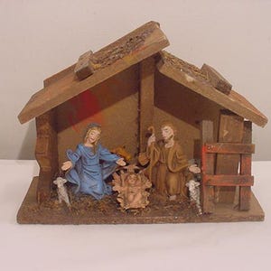 Vintage Christmas Plastic Nativity Scene In Wood Creche - Made In Italy  24 - 279