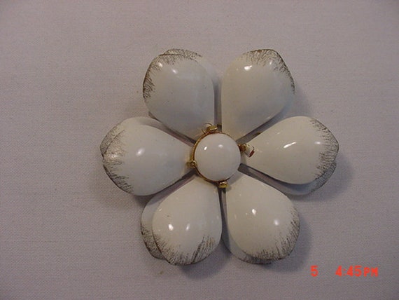 Vintage White With Gold Accents Enameled Flower B… - image 4