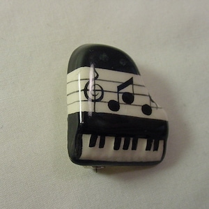 Vintage Ceramic Grand Piano Brooch  19 - 243
